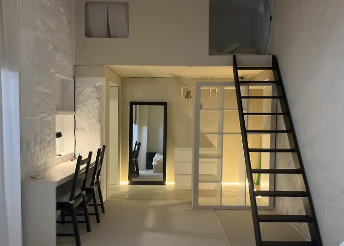 Slow Being In Appartamento